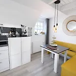 Huus Ant Diek, Mit Maisonette In Deichnähe, Nähe Norddeich *