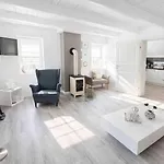 Huus Ant Diek, Mit Maisonette In Deichnähe, Nähe Norddeich * Norden