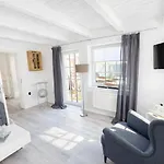 Huus Ant Diek, Mit Maisonette In Deichnähe, Nähe Norddeich Ferienhaus *