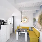 Huus Ant Diek, Mit Maisonette In Deichnähe, Nähe Norddeich Ferienhaus