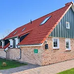 Ferienhaus Huus Ant Diek, Mit Maisonette In Deichnähe, Nähe Norddeich Norden
