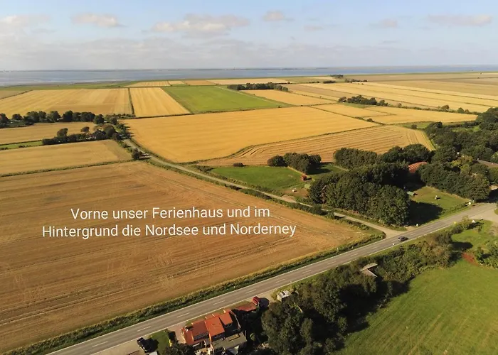 Huus Ant Diek, Mit Maisonette In Deichnähe, Nähe Norddeich Norden