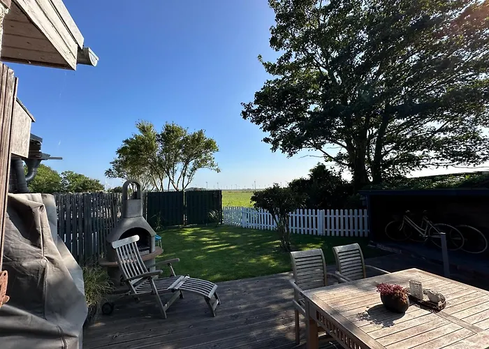 Ferienhaus Huus Ant Diek, Mit Maisonette In Deichnähe, Nähe Norddeich *