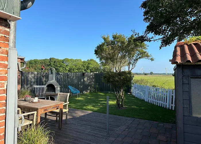 Ferienhaus Huus Ant Diek, Mit Maisonette In Deichnähe, Nähe Norddeich