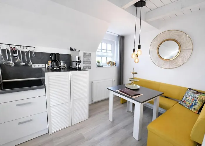 Huus Ant Diek, Mit Maisonette In Deichnähe, Nähe Norddeich *