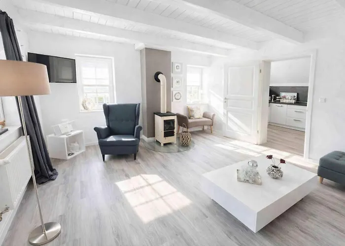 Huus Ant Diek, Mit Maisonette In Deichnähe, Nähe Norddeich * Norden