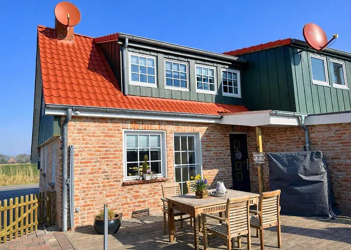 Ferienhaus Huus Ant Diek, Mit Maisonette In Deichnähe, Nähe Norddeich *