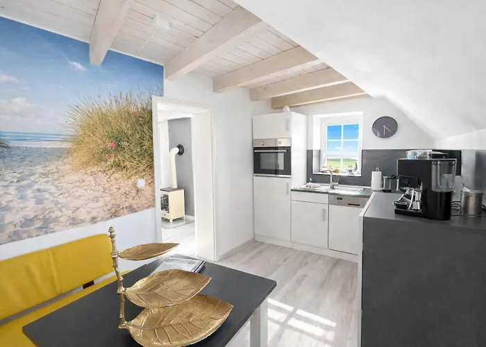 Huus Ant Diek, Mit Maisonette In Deichnähe, Nähe Norddeich Ferienhaus Norden