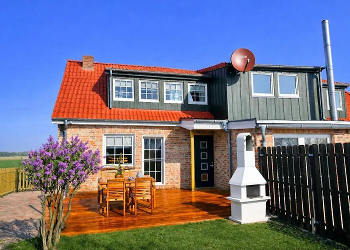 Ferienhaus Huus Ant Diek, Mit Maisonette In Deichnähe, Nähe Norddeich